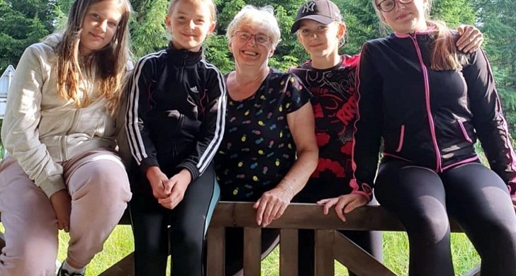 Stana_s vnuckami.jpg